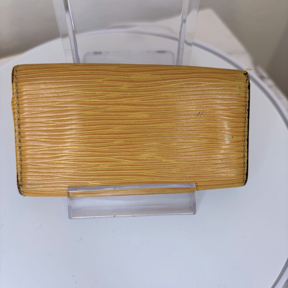 Louis Vuitton Yellow Epi Leather Key‎ Holder - Picture 4 of 13